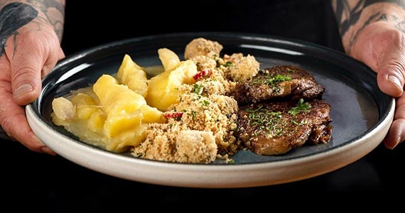 Sal Gastronomia faz drinks e pratos especiais para o aniversário de SP