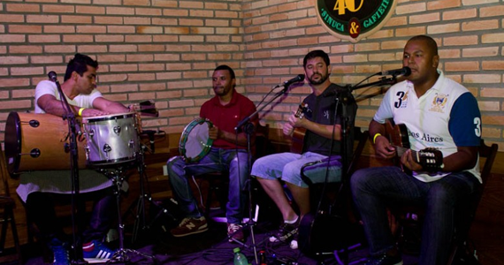 Show do Samba do Babé no Quintal do Espeto Alto da Lapa