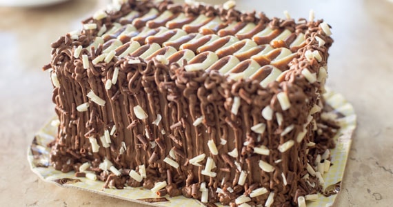 Chocolate é o sabor do bolo do Dia dos Pais na Sodiê Doces