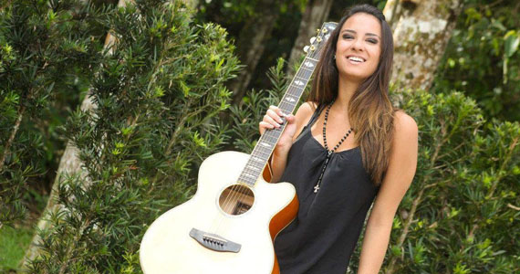 Thaina Cardoso retorna aos palcos do Quintal do Espeto Tatuapé