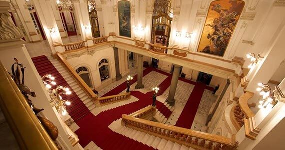 Theatro Municipal realiza concertos no Domingo de Ramos