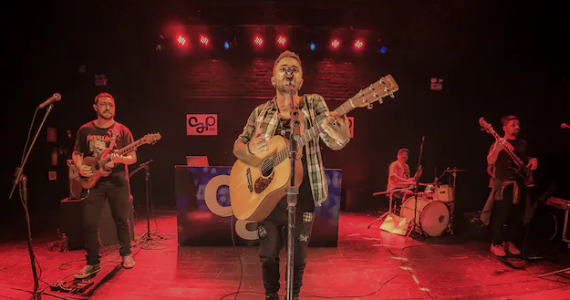 Cantor Topa no Tatu Bola - Berrini