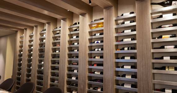 Chef Simone Paratella conduz wine-dinner com vinhos Antinori