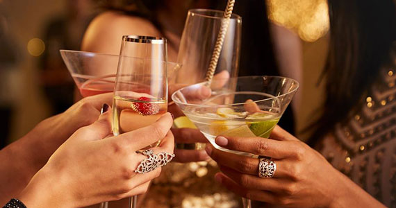 Zillis Bar prepara double drink no Dia Internacional da Mulher Eventos BaresSP 570x300 imagem