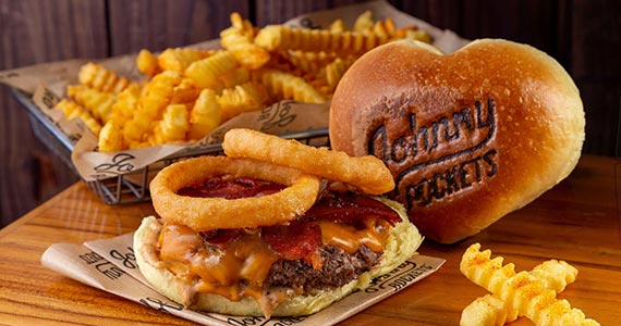 Johnny Rockets comemora Dia dos Namorados com hambúrgueres especiais