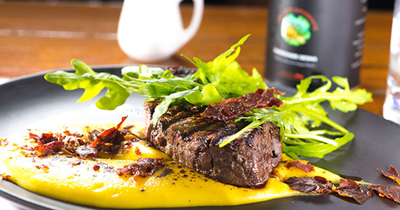 Santo Grão Itaim oferece espaço e menu exclusivo para as Confraternizações de Fim de Ano