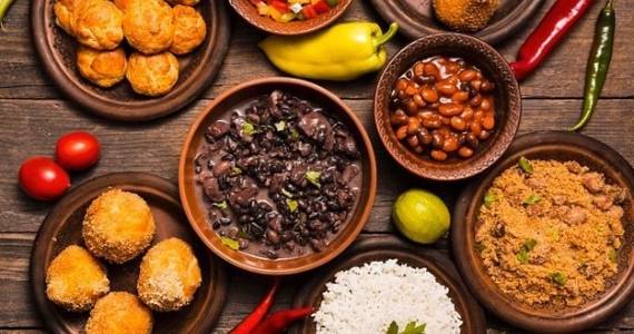 Feijoada vermelha do Pé de Fava e Especiais de Final de Semana