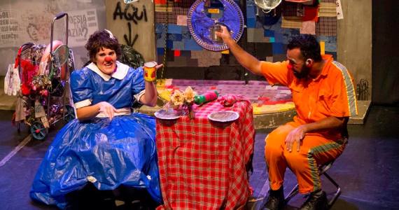 Trupe DuNavô apresenta espetáculo “Refugo Urbano” no Sesc Belenzinho