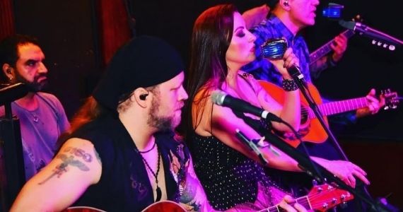 Cerveja e rock and roll no feriadão do The Blue Pub