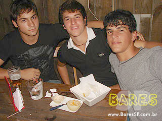 Som ambiente e cerveja bem gelada no Seu Justino Som ambiente e cerveja bem gelada no Seu Justino