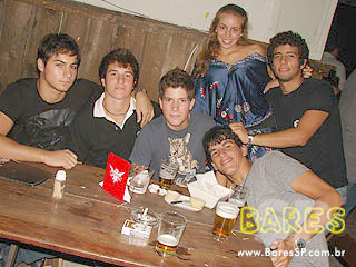 Som ambiente e cerveja bem gelada no Seu Justino Som ambiente e cerveja bem gelada no Seu Justino