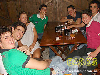 Som ambiente e cerveja bem gelada no Seu Justino Som ambiente e cerveja bem gelada no Seu Justino