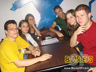 Sábado animado no Athens Bar Sábado animado no Athens Bar