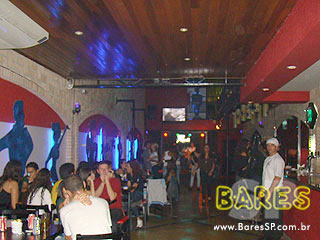 Sábado animado no Athens Bar Sábado animado no Athens Bar