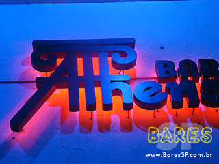 Sábado animado no Athens Bar Sábado animado no Athens Bar