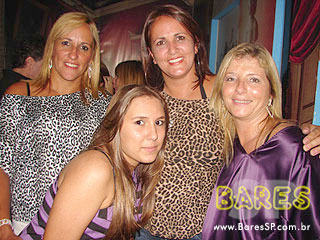 Sábado animado no Athens Bar Sábado animado no Athens Bar