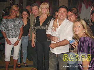 Sábado animado no Athens Bar Sábado animado no Athens Bar