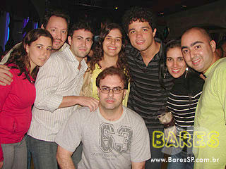 Sábado animado no Athens Bar Sábado animado no Athens Bar