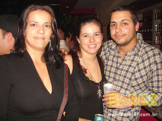 Sábado animado no Athens Bar Sábado animado no Athens Bar