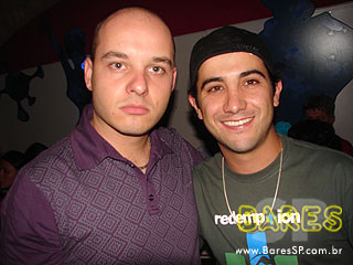 Sábado animado no Athens Bar Sábado animado no Athens Bar