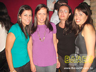 Sábado animado no Athens Bar Sábado animado no Athens Bar