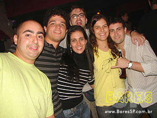 Sábado animado no Athens Bar Sábado animado no Athens Bar