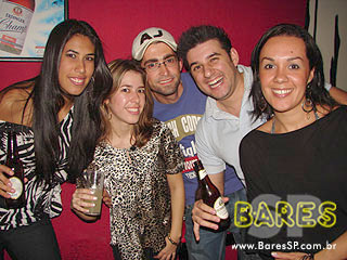 Sábado animado no Athens Bar Sábado animado no Athens Bar