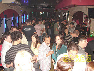 Sábado animado no Athens Bar Sábado animado no Athens Bar