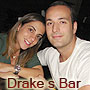 Happy Hour no Drake's Bar & Deck