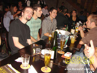 Noite animada no Boteco Ferraz Noite animada no Boteco Ferraz