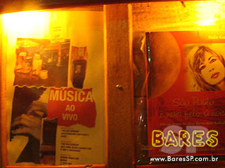 Skuantus Pub recebe a escritora Sula Gava para noite de autógrafos Skuantus Pub recebe a escritora Sula Gava para noite de autógrafos