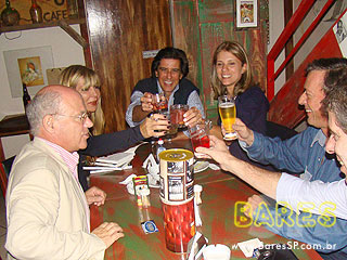 Skuantus Pub recebe a escritora Sula Gava para noite de autógrafos Skuantus Pub recebe a escritora Sula Gava para noite de autógrafos