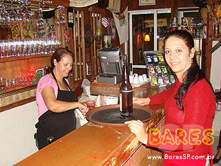 Skuantus Pub recebe a escritora Sula Gava para noite de autógrafos Skuantus Pub recebe a escritora Sula Gava para noite de autógrafos