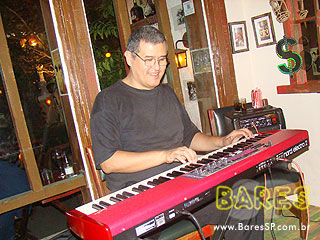 Skuantus Pub recebe a escritora Sula Gava para noite de autógrafos Skuantus Pub recebe a escritora Sula Gava para noite de autógrafos