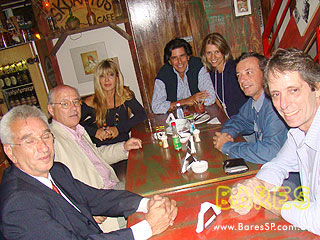 Skuantus Pub recebe a escritora Sula Gava para noite de autógrafos Skuantus Pub recebe a escritora Sula Gava para noite de autógrafos