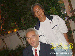 Skuantus Pub recebe a escritora Sula Gava para noite de autógrafos Skuantus Pub recebe a escritora Sula Gava para noite de autógrafos