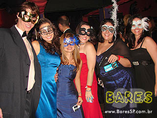 Baile de Máscaras agita o Castelo Gaudi Baile de Máscaras agita o Castelo Gaudi