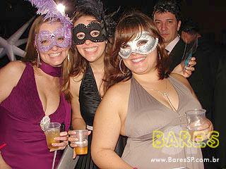 Baile de Máscaras agita o Castelo Gaudi Baile de Máscaras agita o Castelo Gaudi