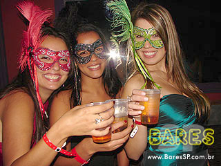 Baile de Máscaras agita o Castelo Gaudi Baile de Máscaras agita o Castelo Gaudi