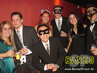 Baile de Máscaras agita o Castelo Gaudi Baile de Máscaras agita o Castelo Gaudi