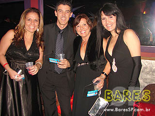 Baile de Máscaras agita o Castelo Gaudi Baile de Máscaras agita o Castelo Gaudi