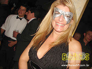 Baile de Máscaras agita o Castelo Gaudi Baile de Máscaras agita o Castelo Gaudi