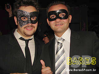 Baile de Máscaras agita o Castelo Gaudi Baile de Máscaras agita o Castelo Gaudi