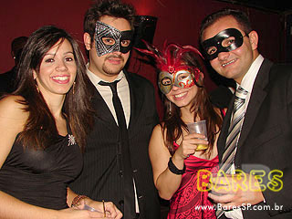 Baile de Máscaras agita o Castelo Gaudi Baile de Máscaras agita o Castelo Gaudi