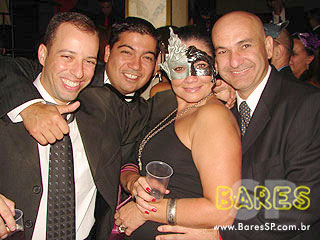 Baile de Máscaras agita o Castelo Gaudi Baile de Máscaras agita o Castelo Gaudi