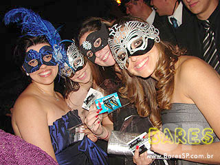 Baile de Máscaras agita o Castelo Gaudi Baile de Máscaras agita o Castelo Gaudi