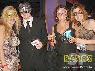 Baile de Máscaras agita o Castelo Gaudi Baile de Máscaras agita o Castelo Gaudi