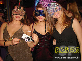 Baile de Máscaras agita o Castelo Gaudi Baile de Máscaras agita o Castelo Gaudi