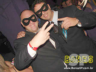 Baile de Máscaras agita o Castelo Gaudi Baile de Máscaras agita o Castelo Gaudi