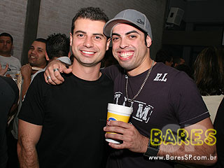 Atol comemora o aniversário de 5 anos no Espaço Pinheiros Atol comemora o aniversário de 5 anos no Espaço Pinheiros